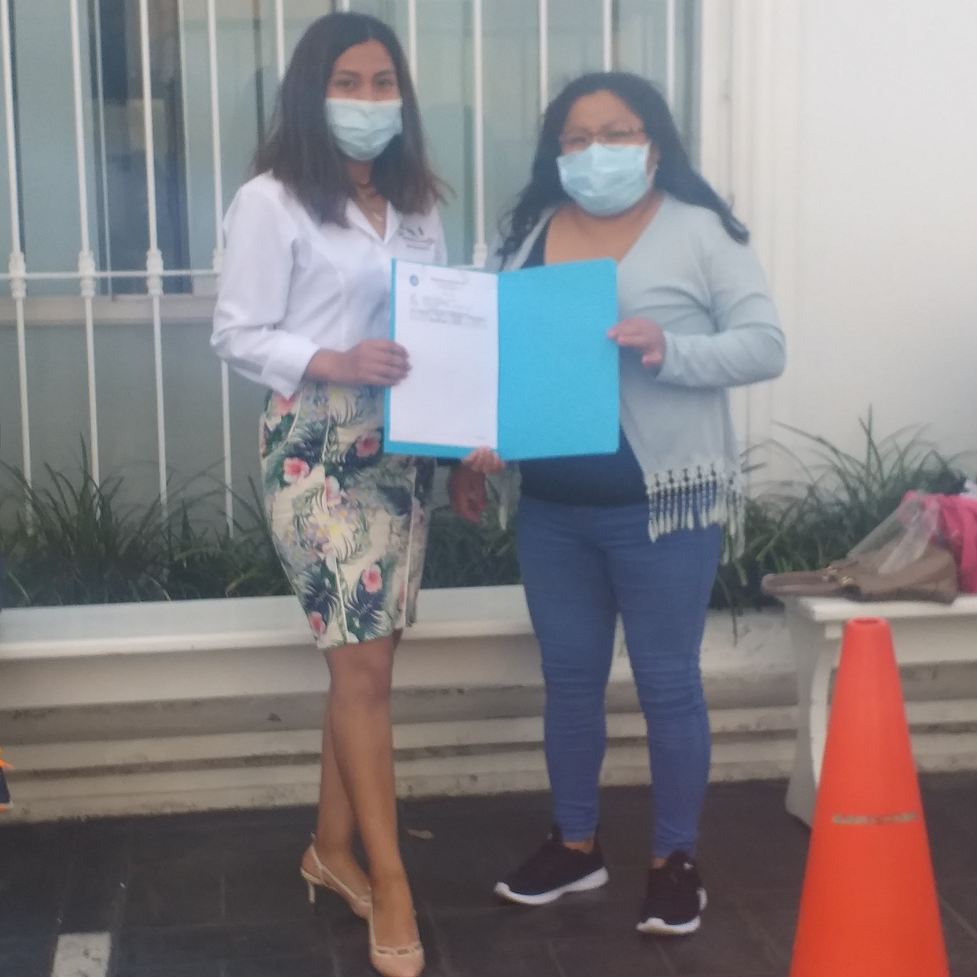 Entrega de contrato — Notaría Tambini